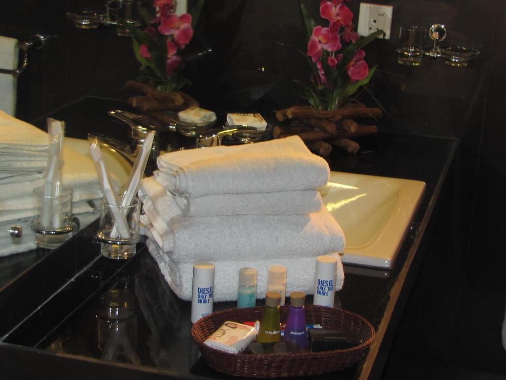 Whitehouse Residencies Bed and Breakfast Colombo Eksteriør billede